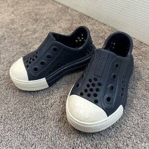 Toddler 7c converse shoes